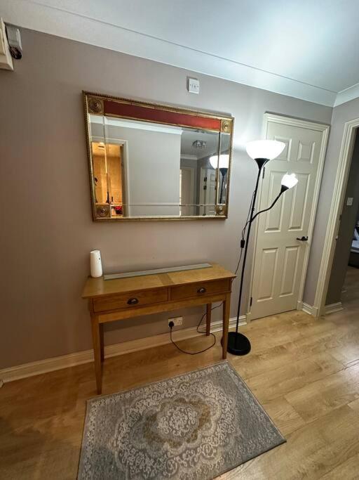 A 2 Standard Bedrooms Flat London Bagian luar foto